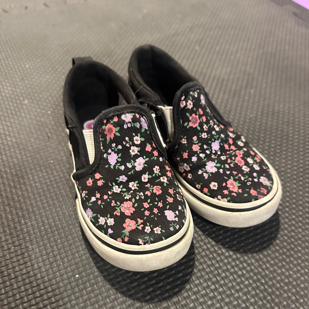 Good used condition! Worn only a handful of times